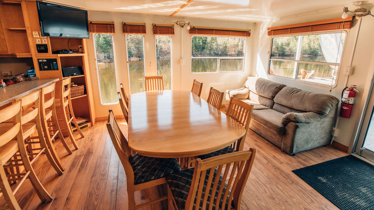 Interior of the 68' houseboat rental