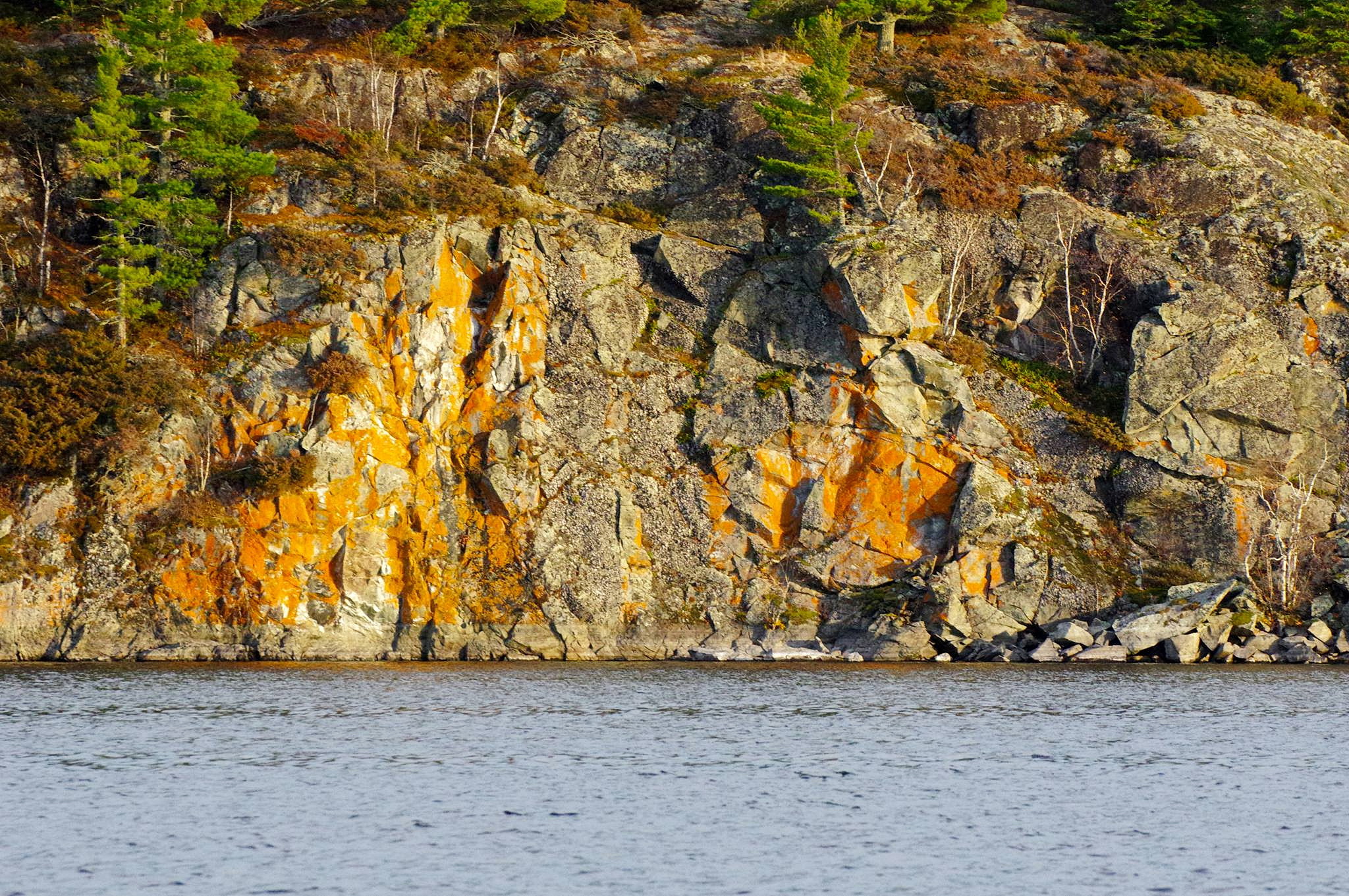 Rugged Canadian Shield country and 70,000 freshwater lakes.